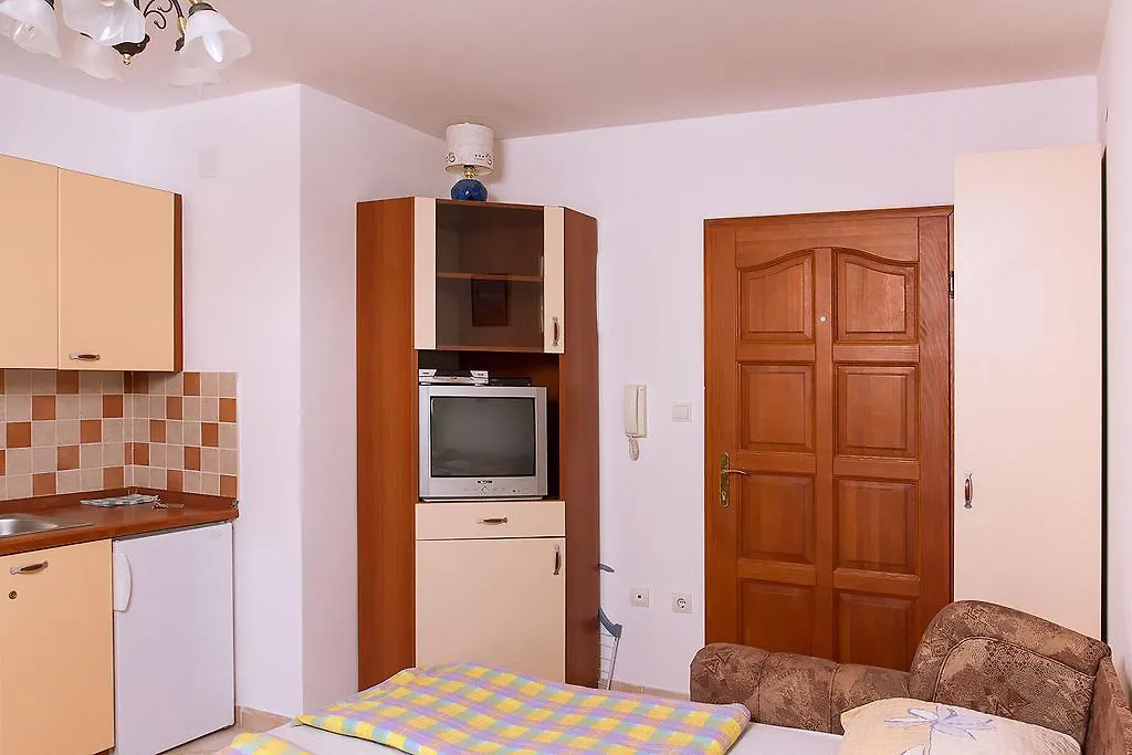 Apartments Villa Supertom Povlja