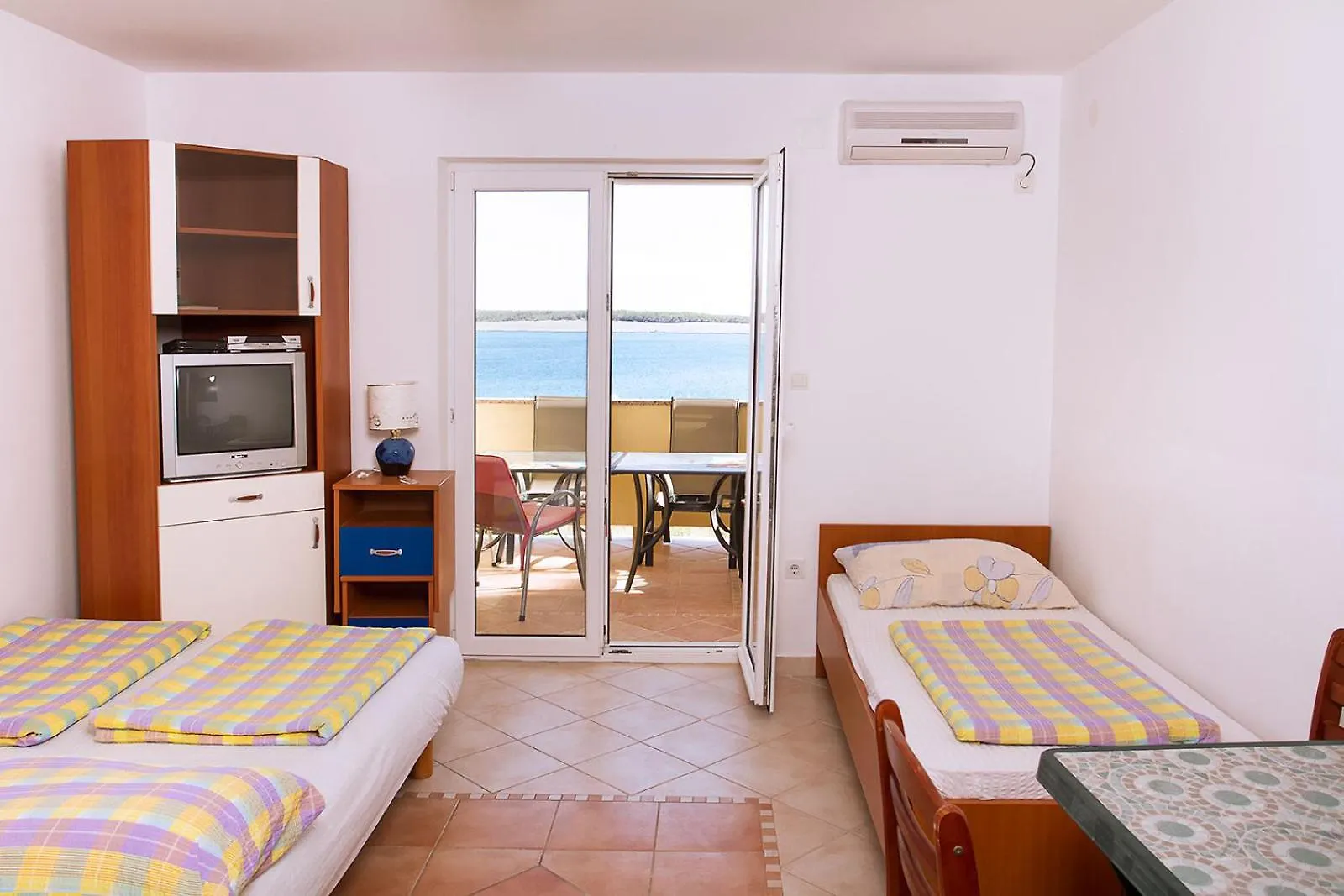Apartments Villa Supertom Povlja  Croatia