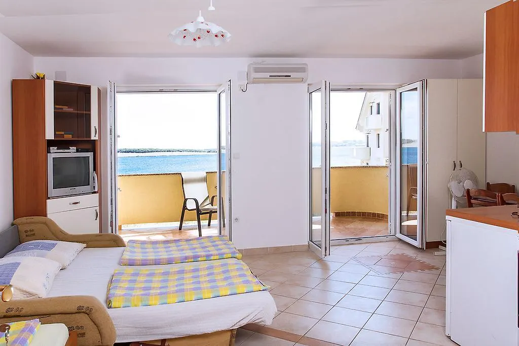 Apartments Villa Supertom Povlja  Povljana