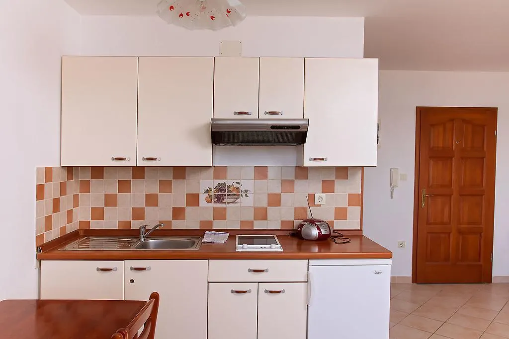 Apartments Villa Supertom Povlja  0*, Povljana Croatia