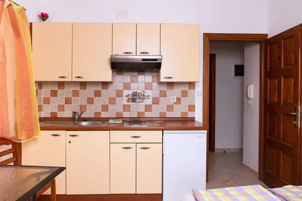 Apartments Villa Supertom Povlja   Povljana